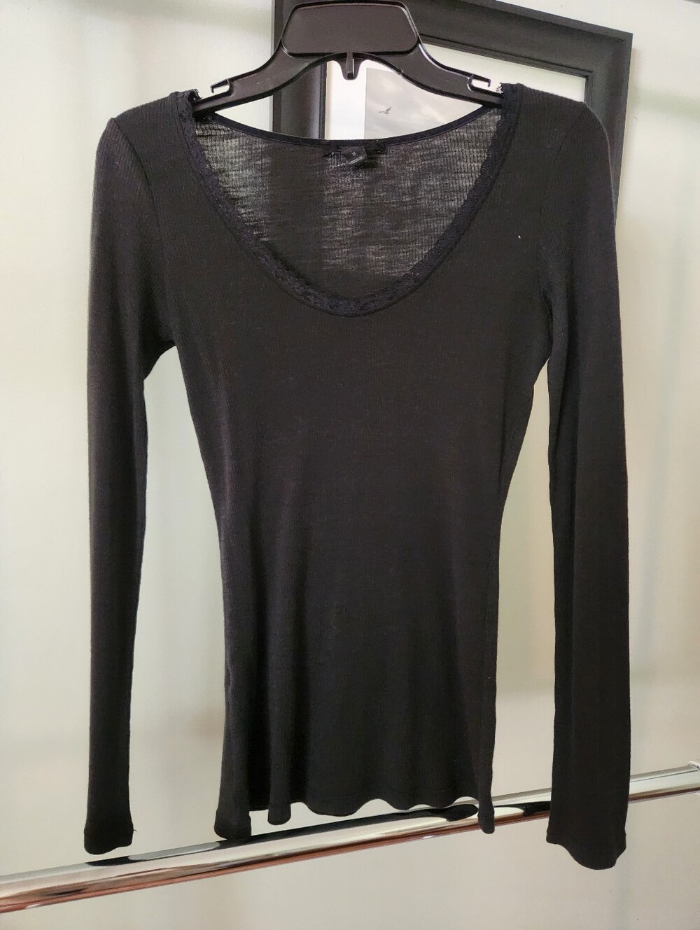 Express Black Long-Sleeve Scoop Neck Ribbed Top